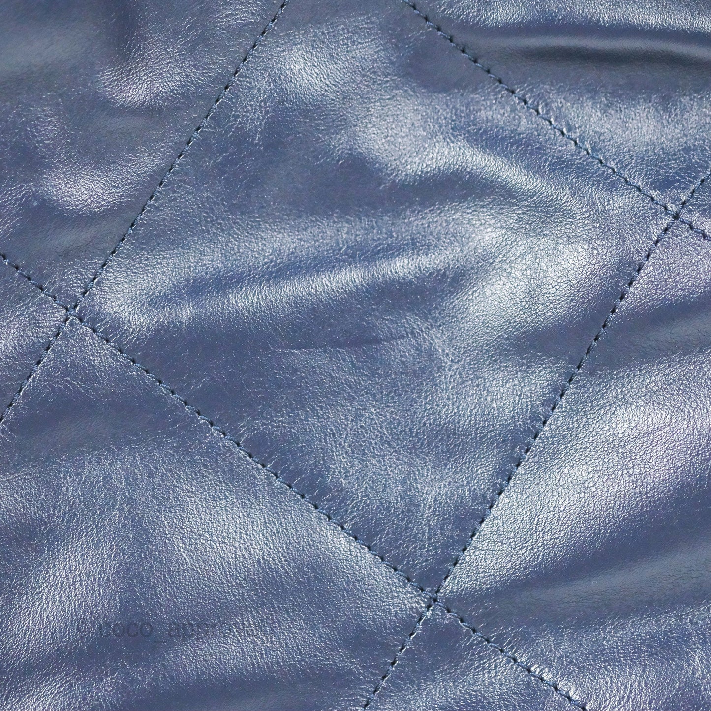 Chanel 22 Medium Navy Shiny Calfskin Aged Gold Hardware