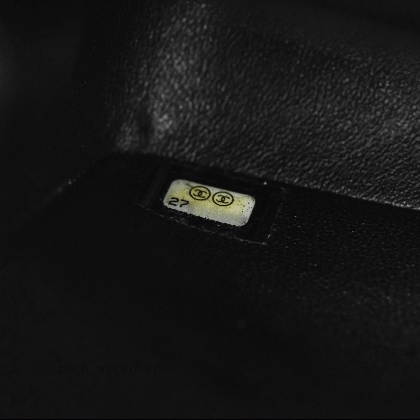 Chanel Classic M/L Medium Flap Chevron Black Lambskin Aged Gold Hardware
