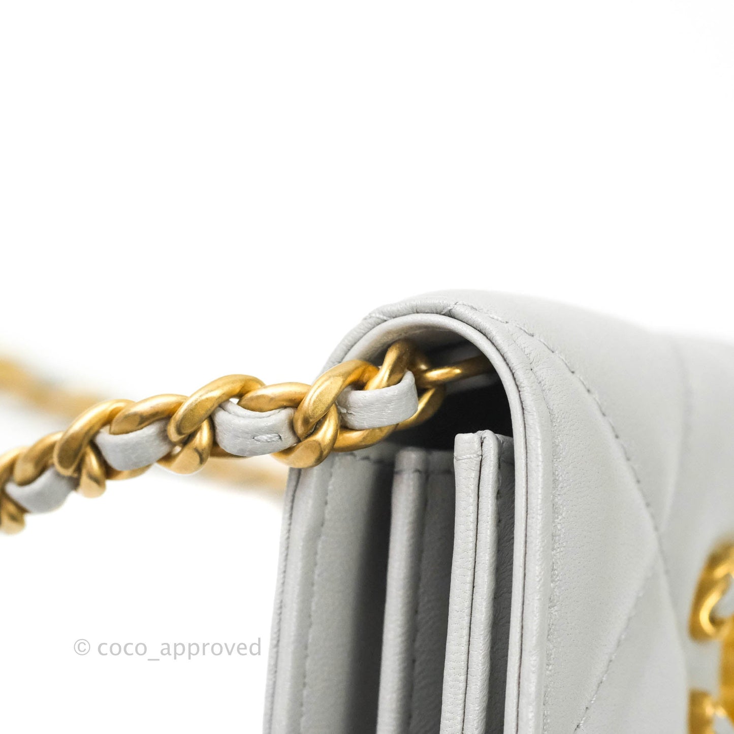 Chanel 19 Card Holder With Chain Grey Mixed Hardware