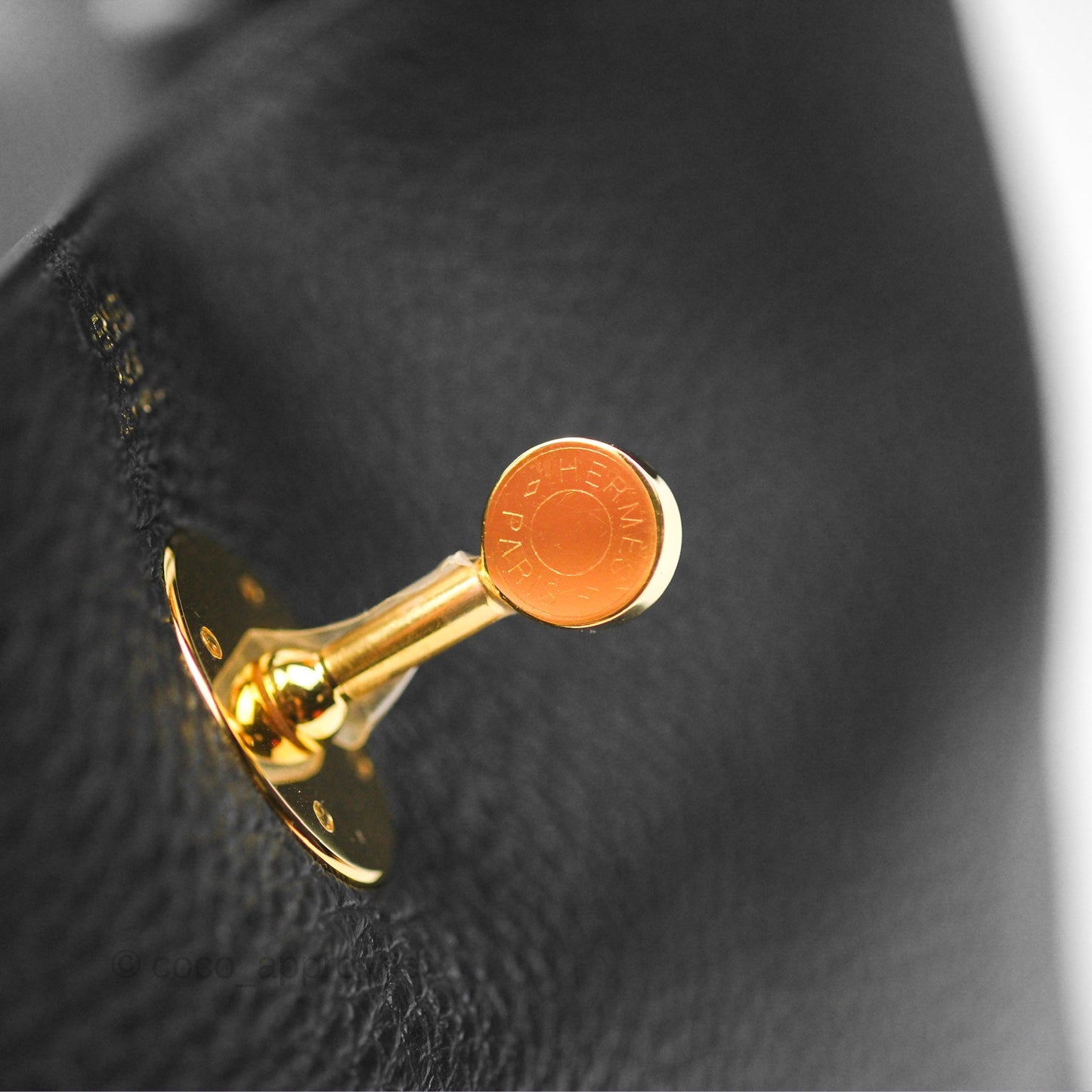 Hermès Lindy 26 Black Noir 89 Clemence Gold Hardware