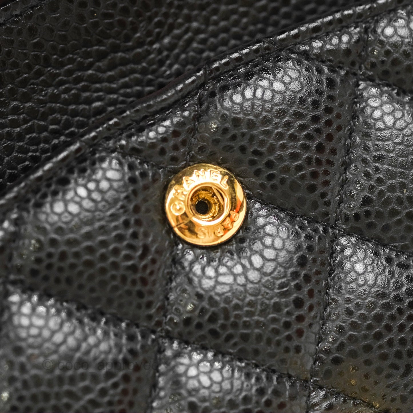 Chanel Classic M/L Medium Flap Quilted Black Caviar Gold Hardware