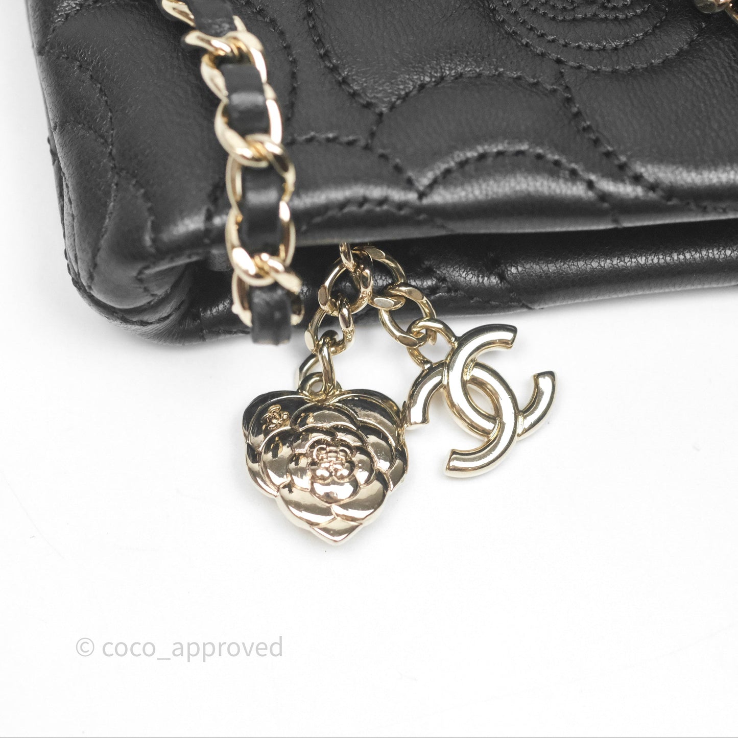 Chanel Camellia Pochette Clutch Black Lambskin Gold Hardware