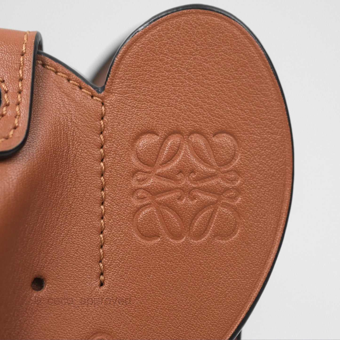 Loewe Elephant Pocket in Classic Calfskin Tan
