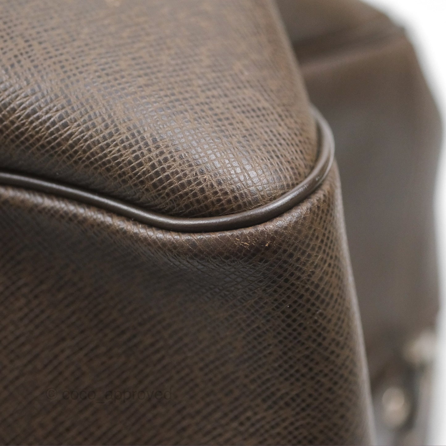 Louis Vuitton Vintage Kendall PM in Brown Taiga Leather