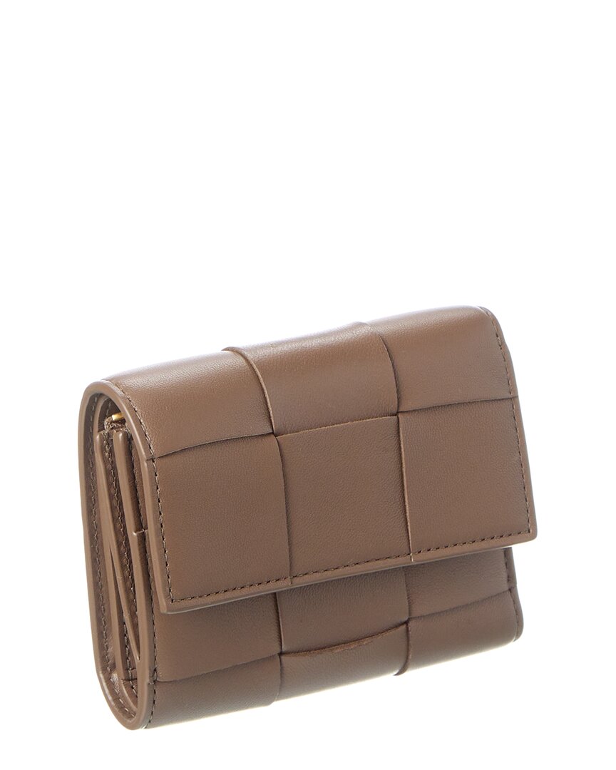Luxury Bottega Veneta Cassette Maxi Intrecciato Leather Card Case
