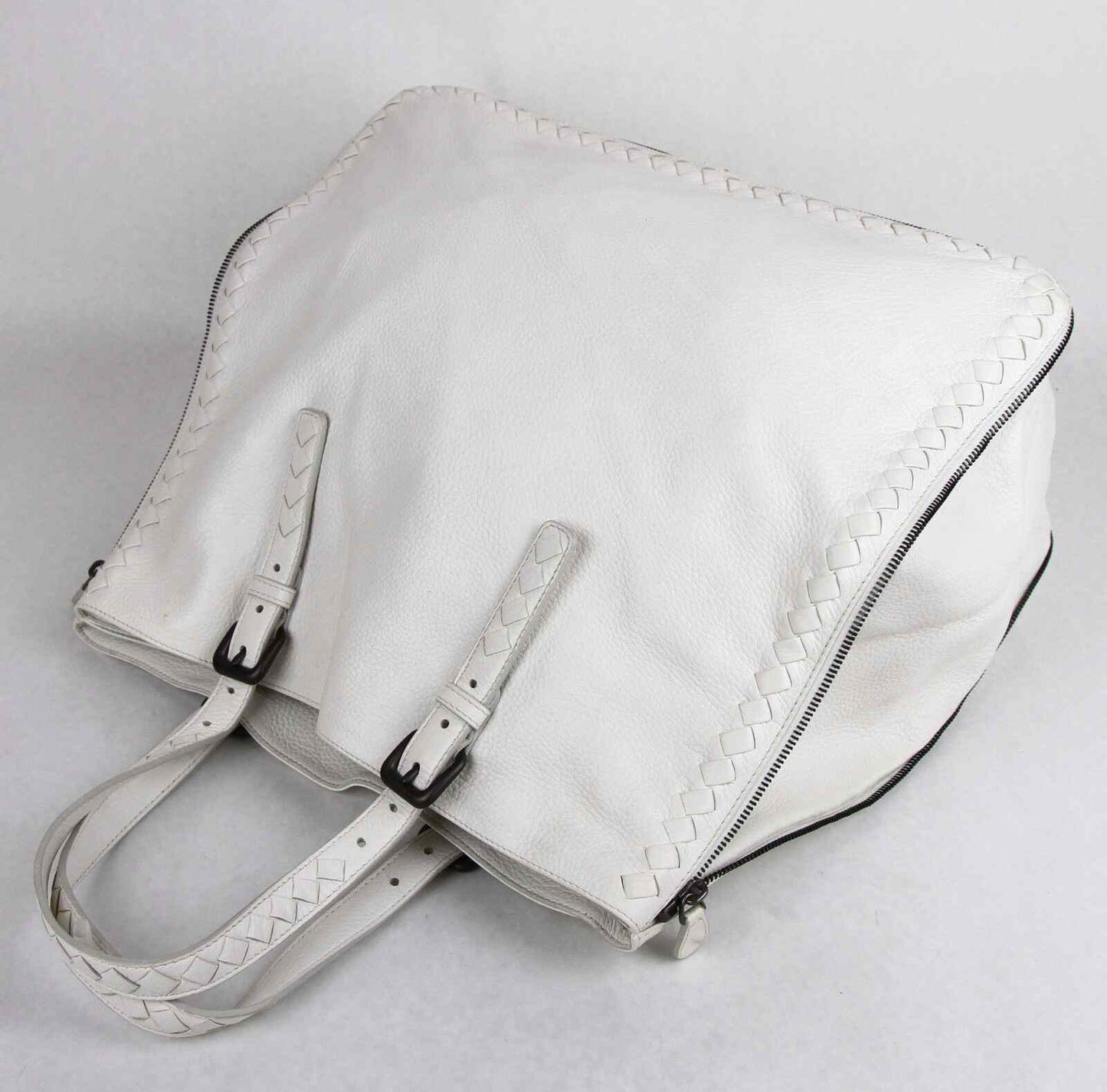 Luxury Bottega Veneta  Leather Zip Around Tote Bag Woven Detail