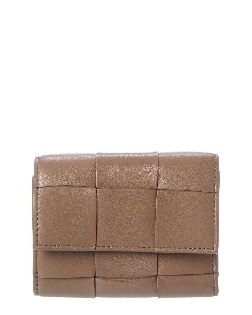 Luxury Bottega Veneta Cassette Maxi Intrecciato Leather Card Case