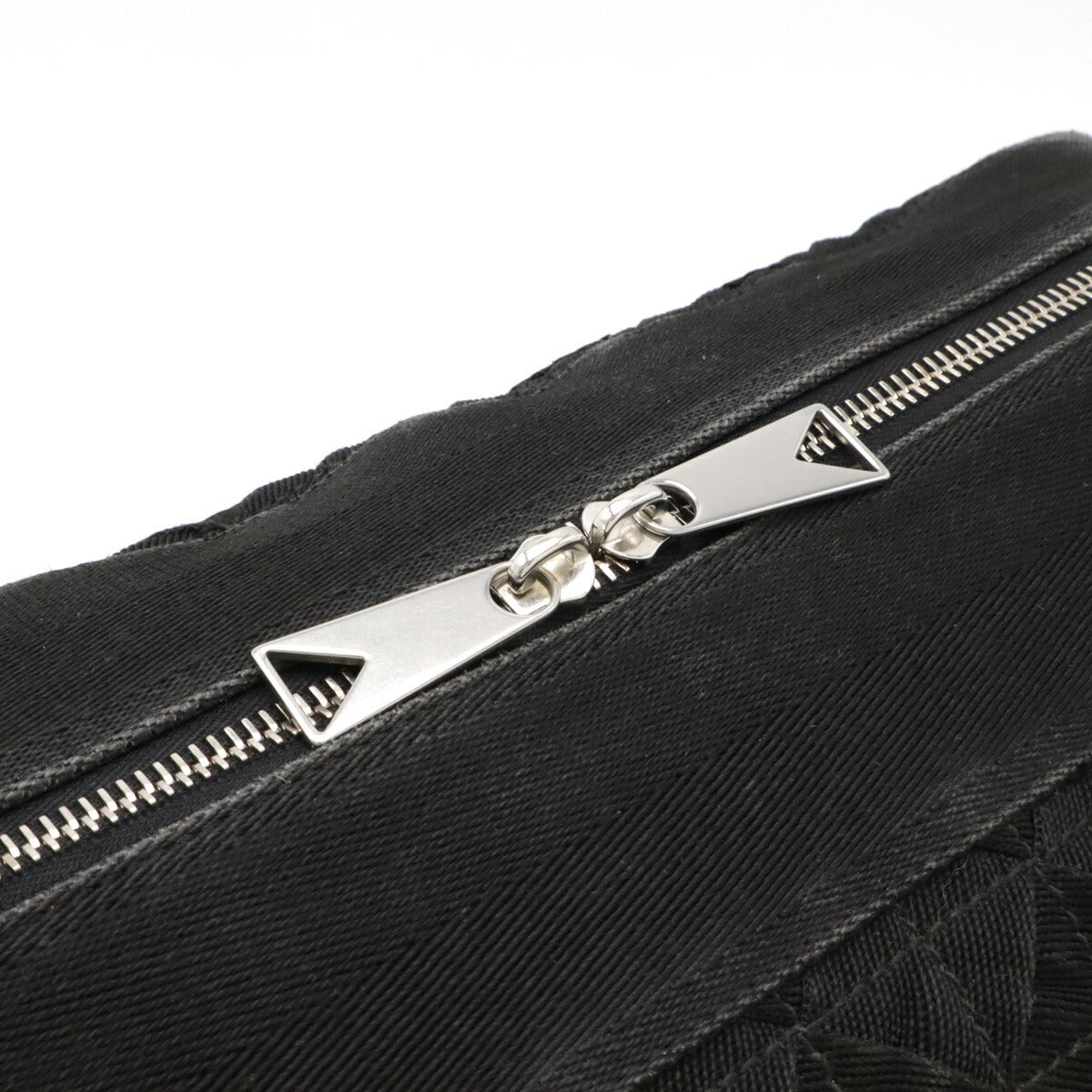 Luxury Bottega Veneta Intrecciato Canvas Shoulder Bag