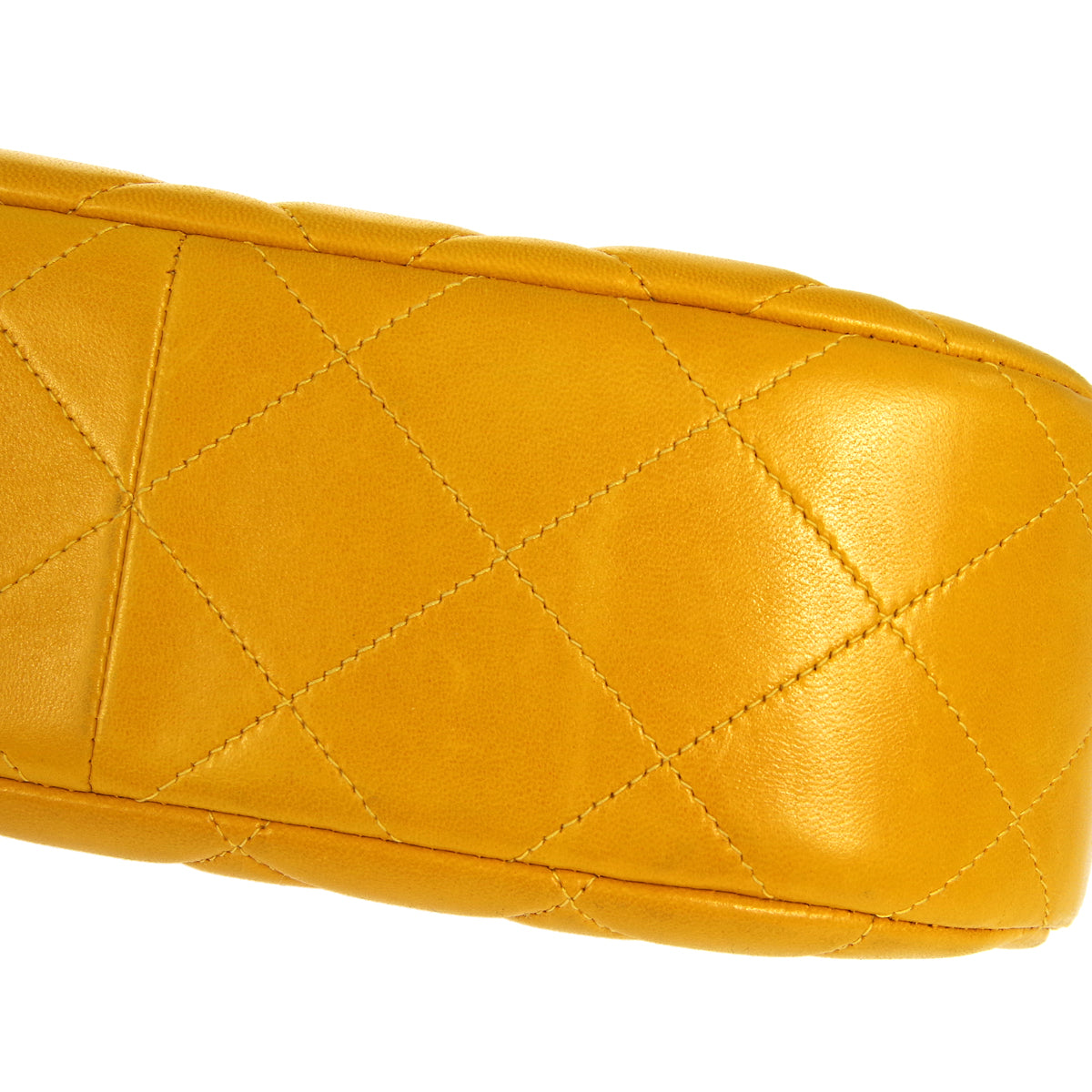 Luxury Chanel 1996-1997 Round Flap Handbag Orange Lambskin