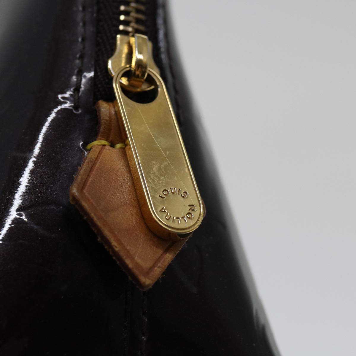 LOUIS VUITTON Monogram Vernis Pochette Cosmetic Pouch Amarante M91495 70047