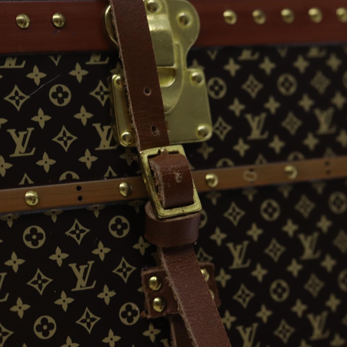 LOUIS VUITTON Miss France Paper Weight Brown M99408 LV 70061A