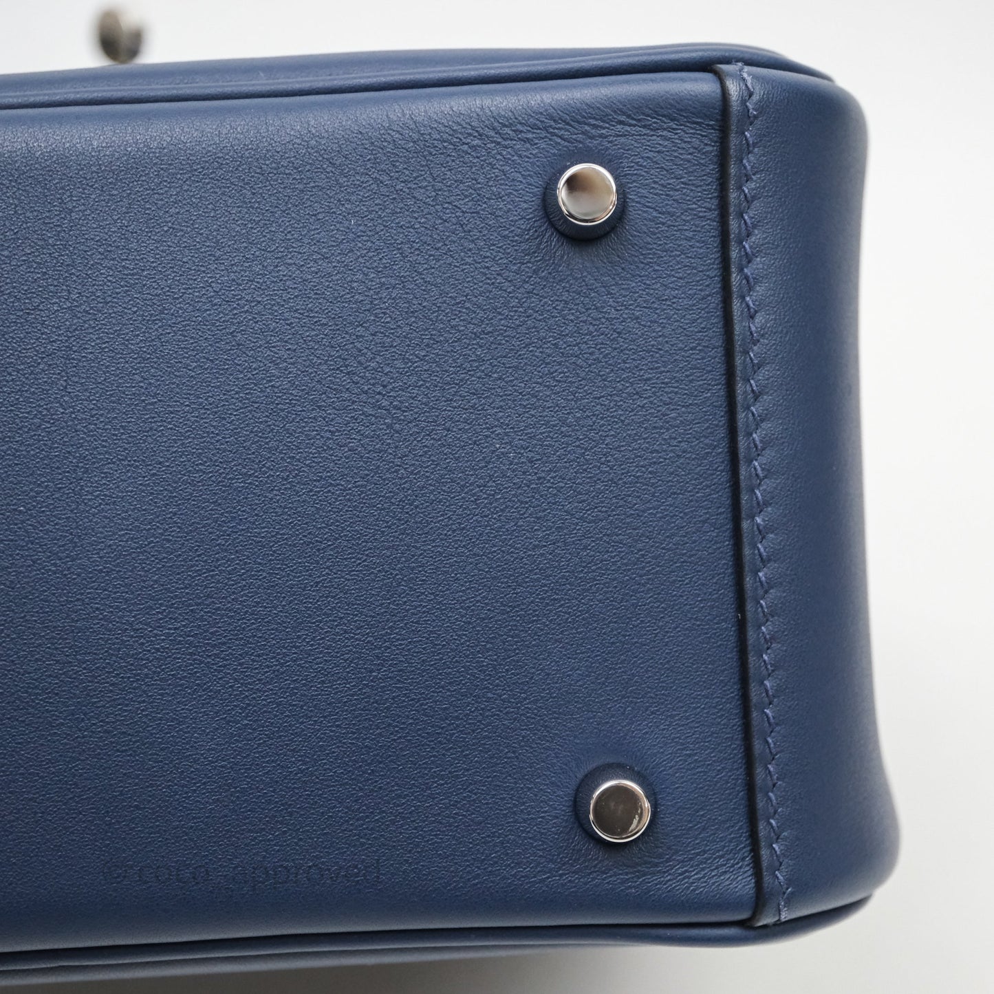Hermès Mini Lindy II 20 Bleu Navy 7U / Rouge Grenat K1 Swift Palladium Hardware