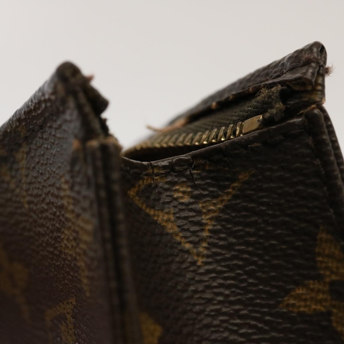 LOUIS VUITTON Monogram Poche Toilette 15 Pouch M47546 LV 70303