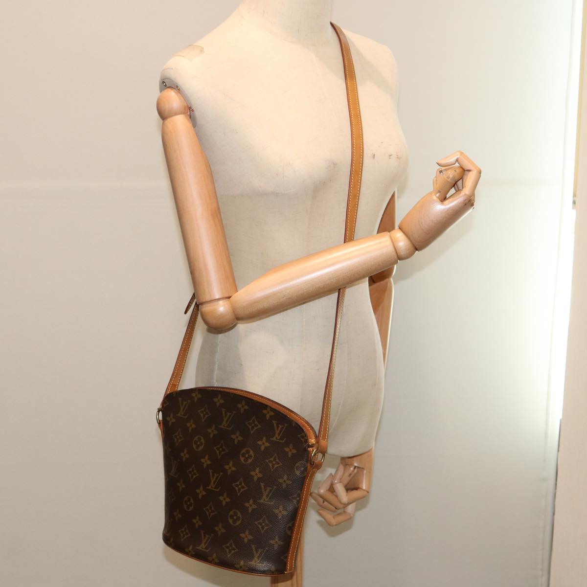 LOUIS VUITTON Monogram Drouot Shoulder Shoulder Bag M51290 LV 70325