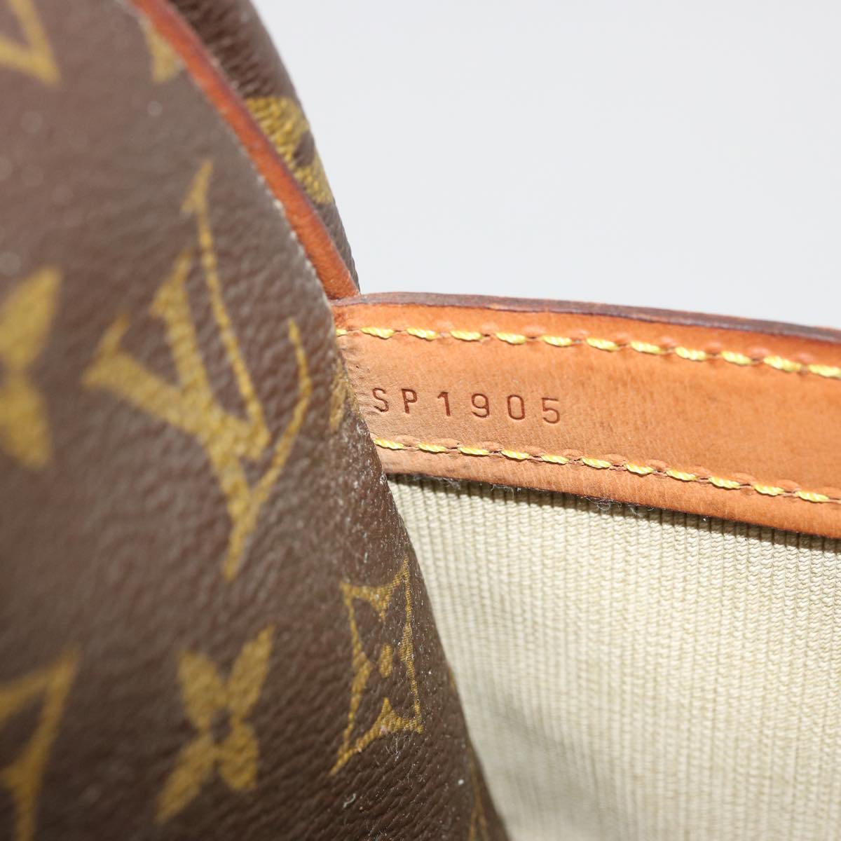 LOUIS VUITTON Monogram Reporter GM Shoulder Bag M45252 LV 70363
