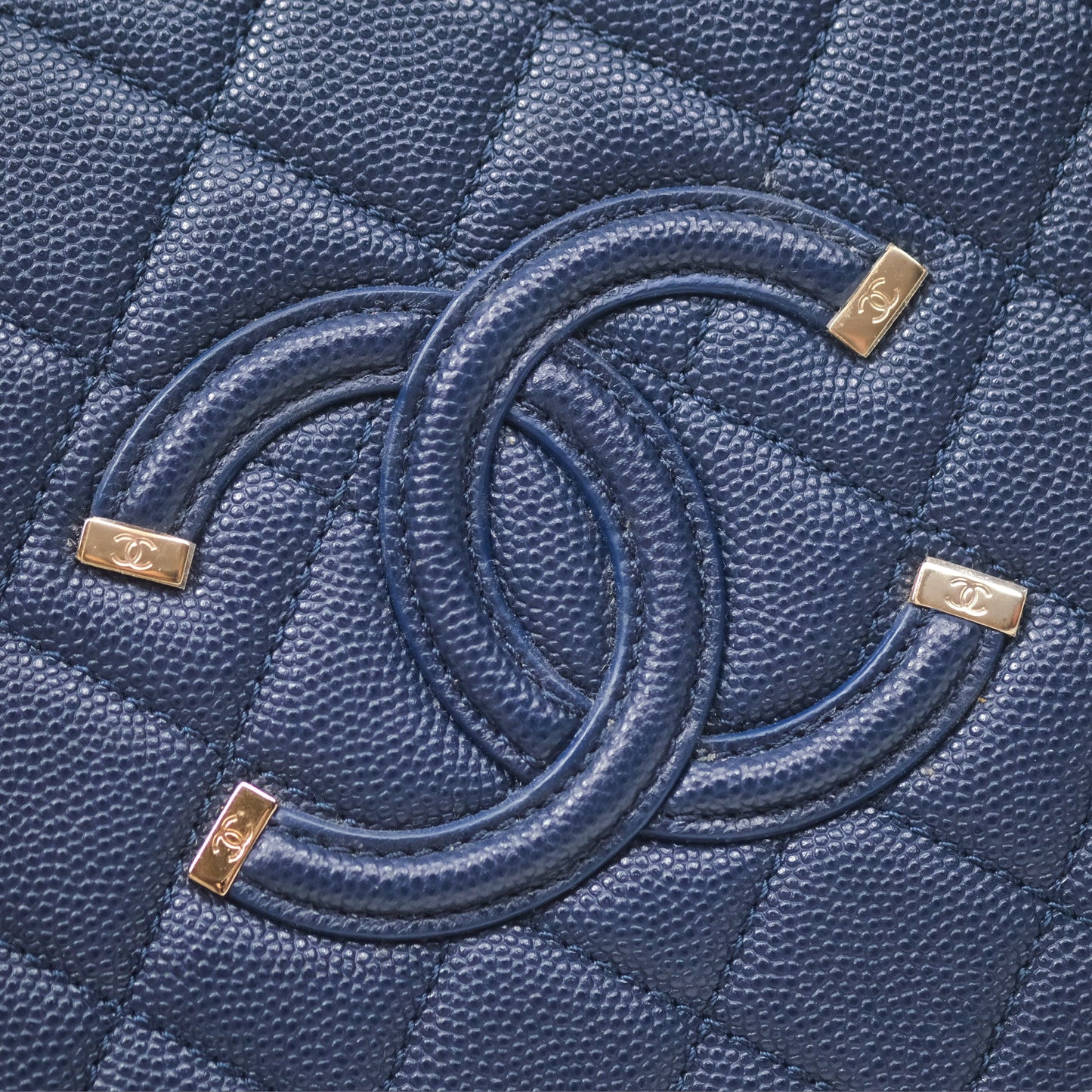 Chanel Quilted Medium CC Filigree Vanity Case Dark Navy Caviar Gold Hardware