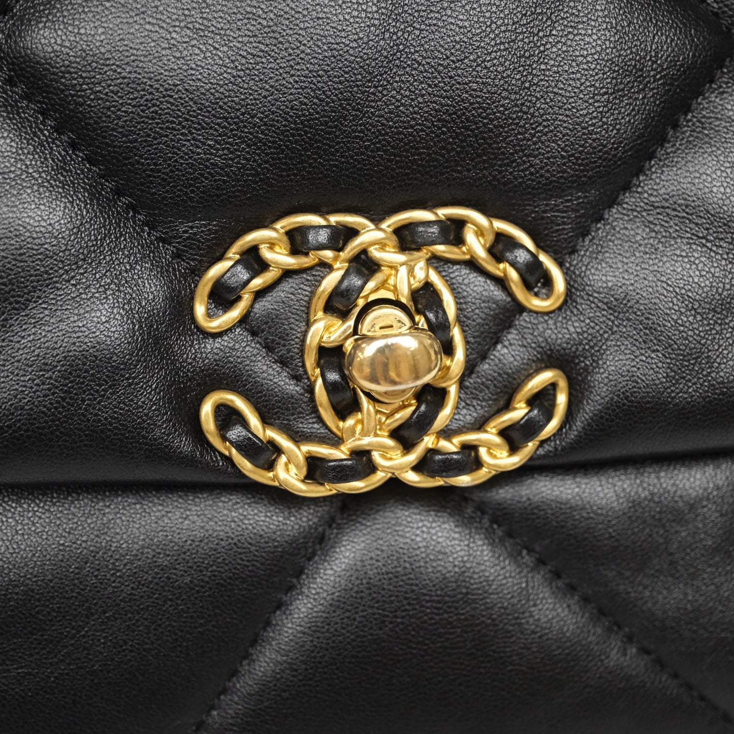 Chanel 19 Medium Black Mixed Hardware