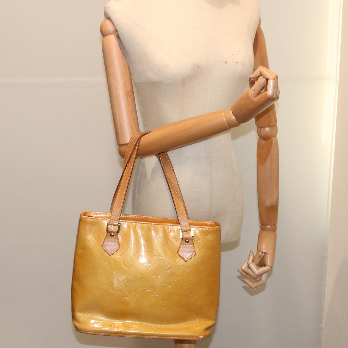 LOUIS VUITTON Monogram Vernis Houston Hand Bag Beige M91004 LV 70530