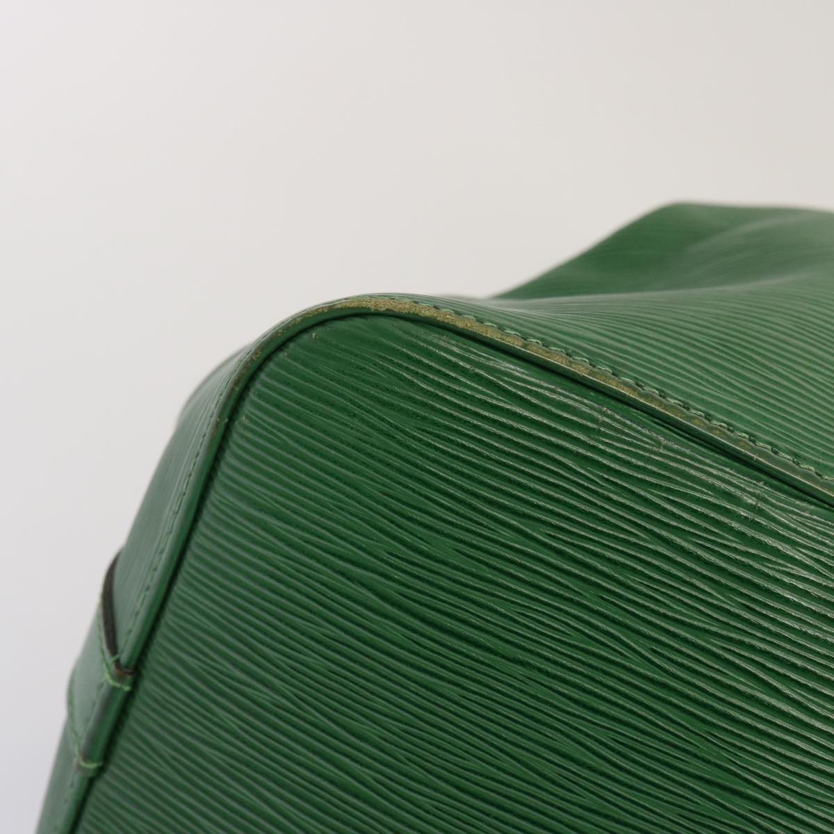LOUIS VUITTON Epi Petit Noe Shoulder Bag Green M44104 LV 70549