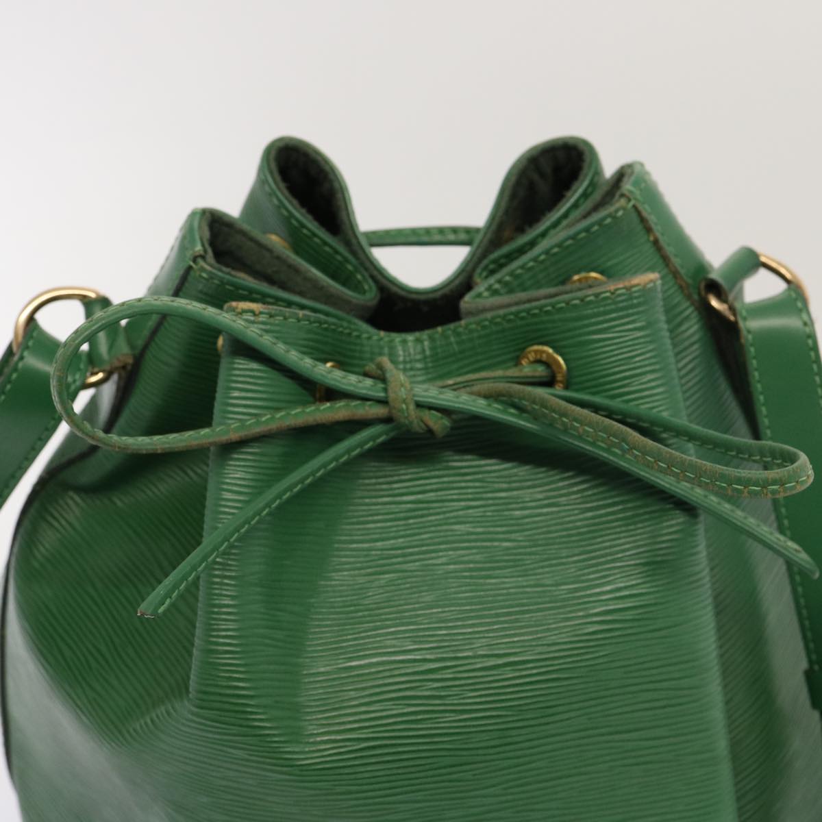 LOUIS VUITTON Epi Petit Noe Shoulder Bag Green M44104 LV 70549