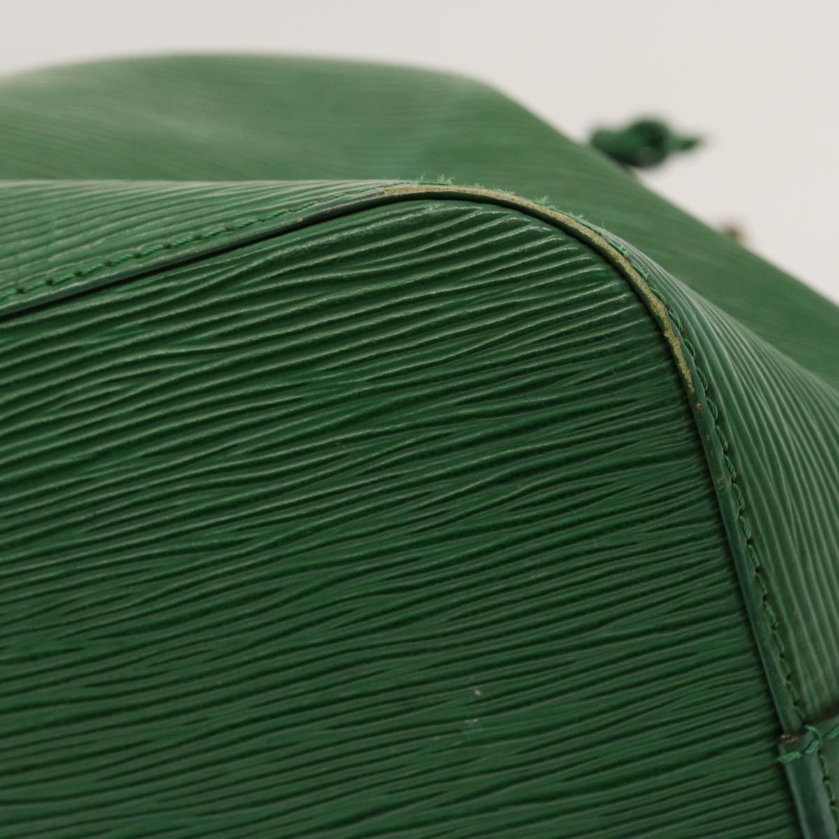 LOUIS VUITTON Epi Petit Noe Shoulder Bag Green M44104 LV 70550