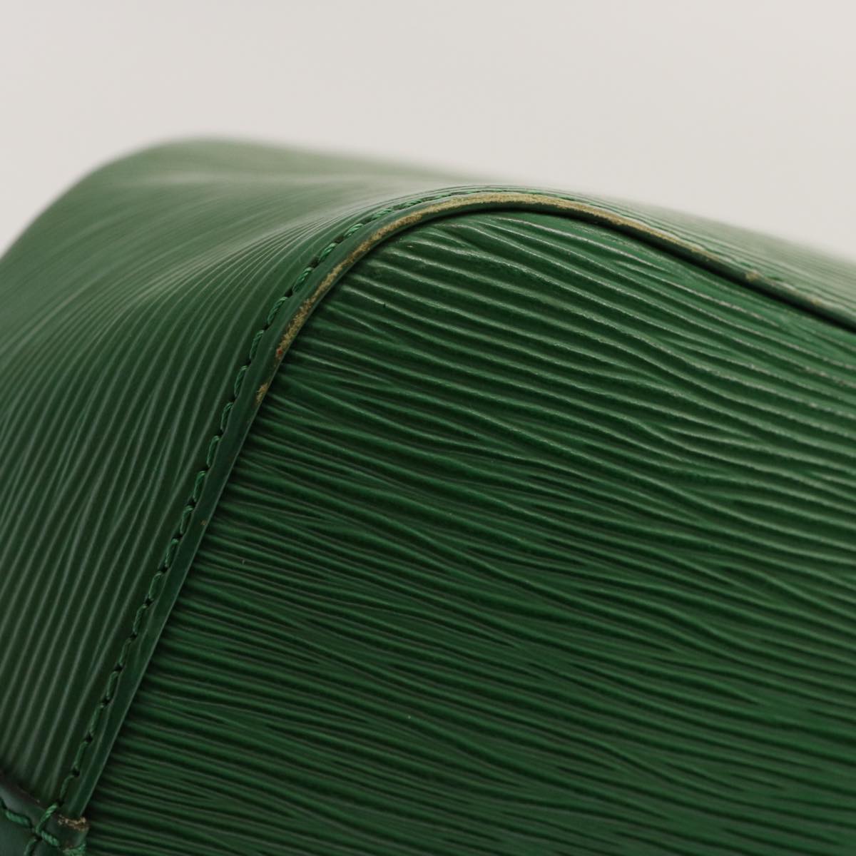 LOUIS VUITTON Epi Petit Noe Shoulder Bag Green M44104 LV 70550