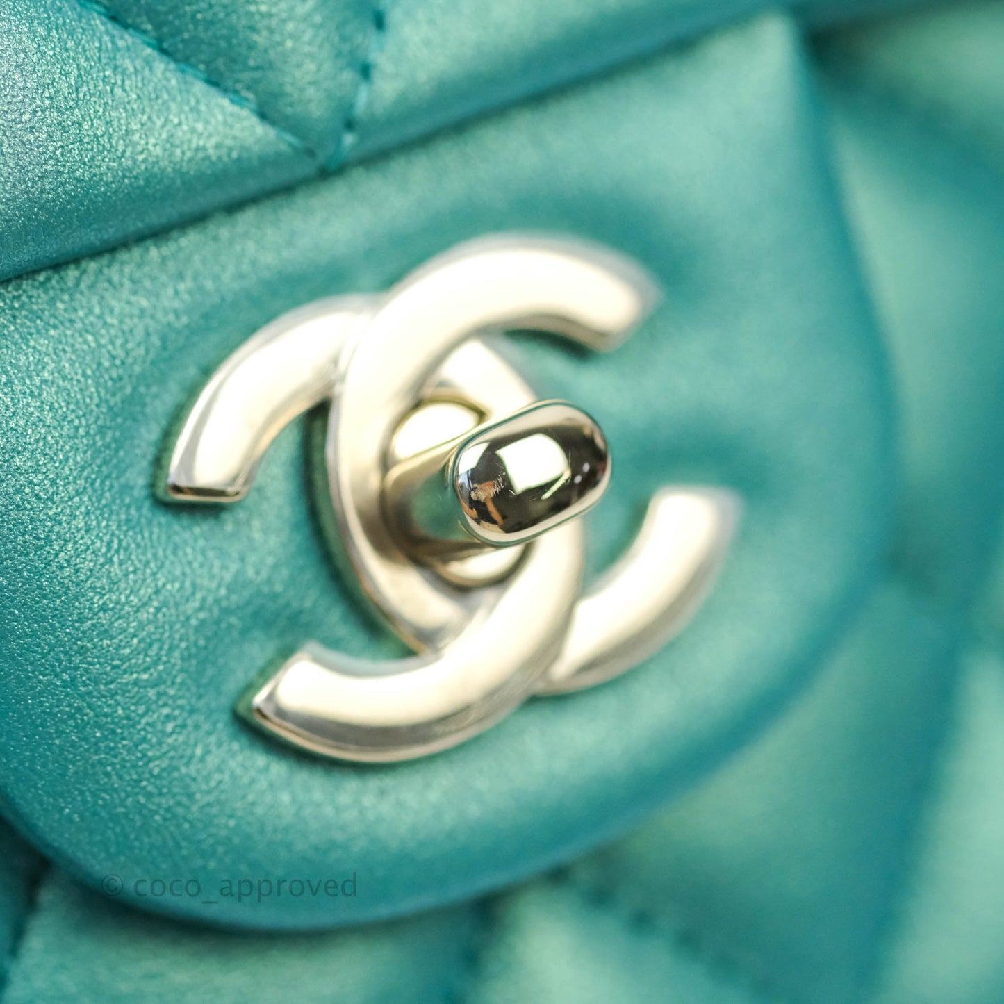 Chanel Classic M/L Medium Double Flap Iridescent Turquoise Calfskin Gold Hardware