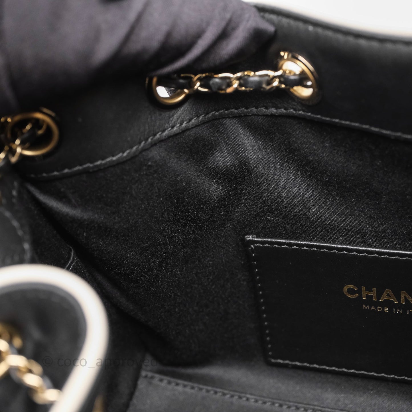 Chanel 25 Mini Bag Black/ White Calfskin Gold Hardware