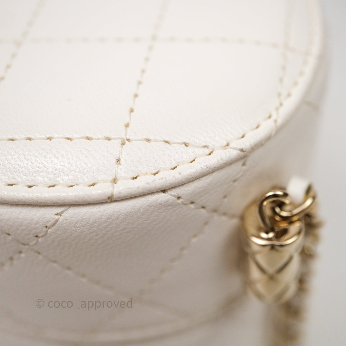 Chanel Quilted Round Vanity Clutch With Chain White Lambskin Gold Hardware