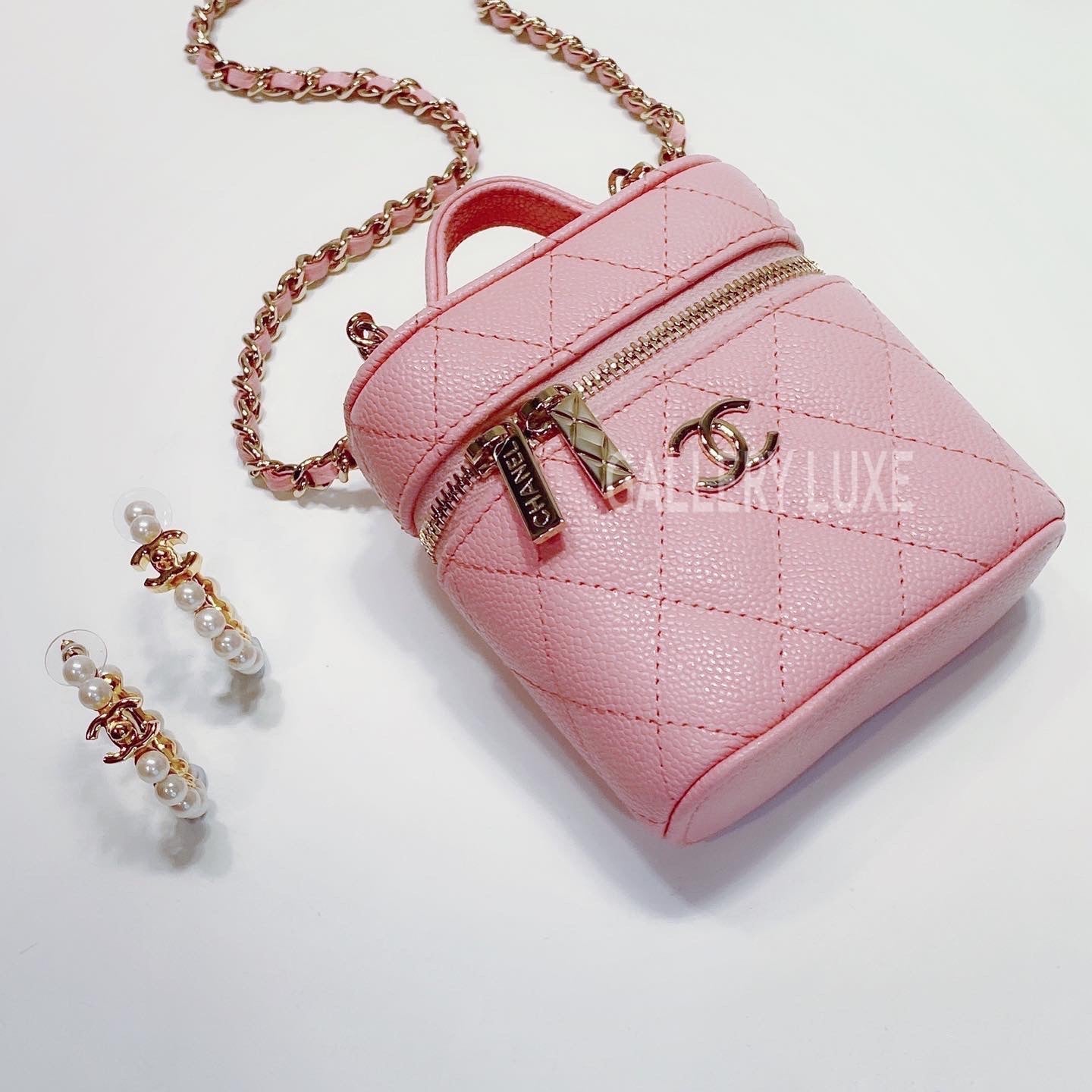 No.3376-Chanel Petite Curved Vanity Case With Chain  (Brand New / 全新貨品)