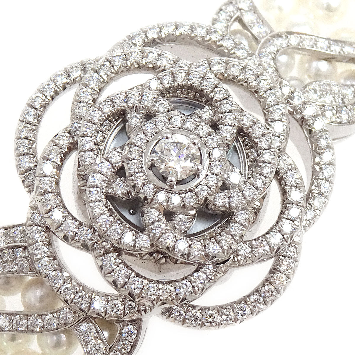 Luxury Chanel * 2010s Camelia Watch 18KWG