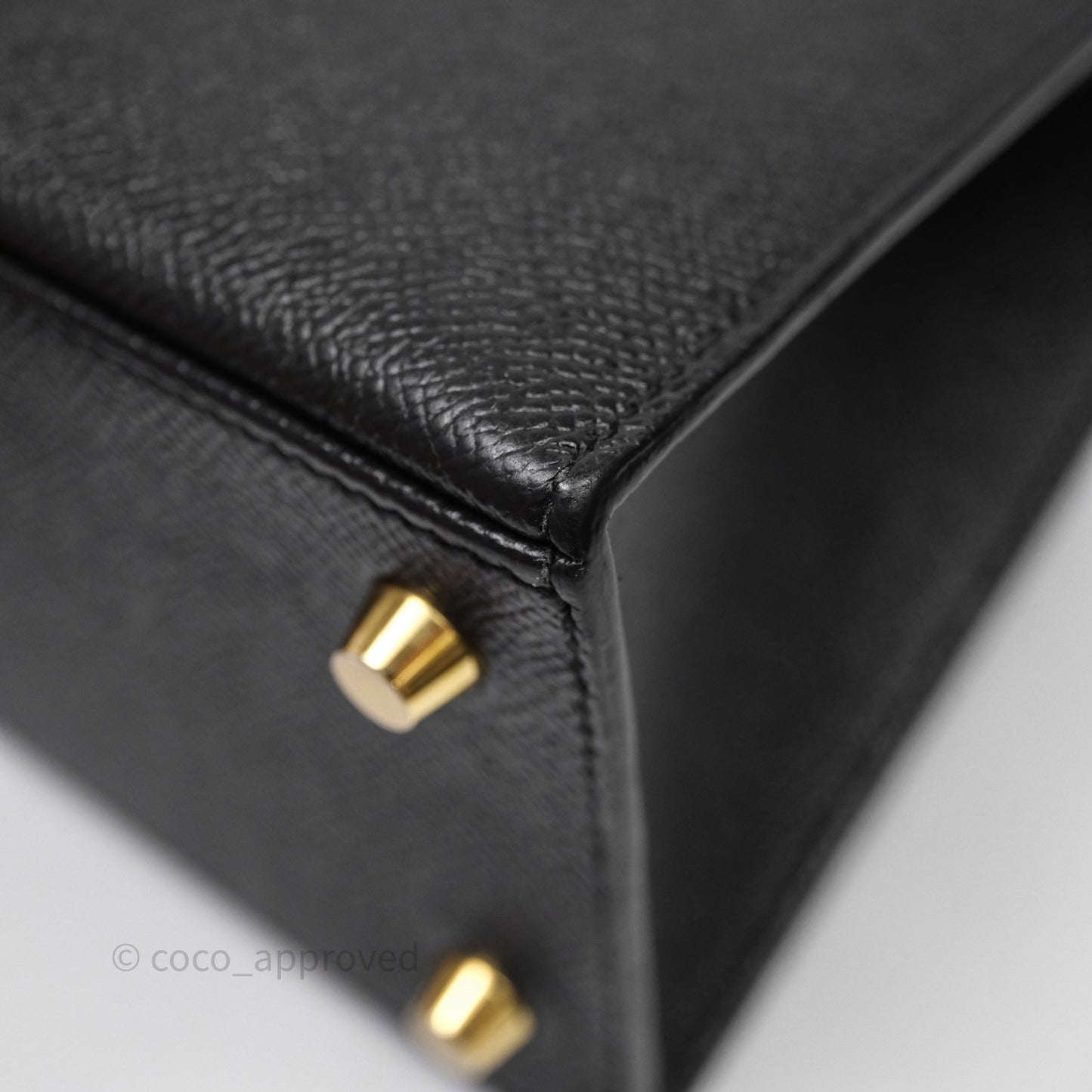 Hermès Kelly 25 Black Noir 89 Epsom Gold Hardware