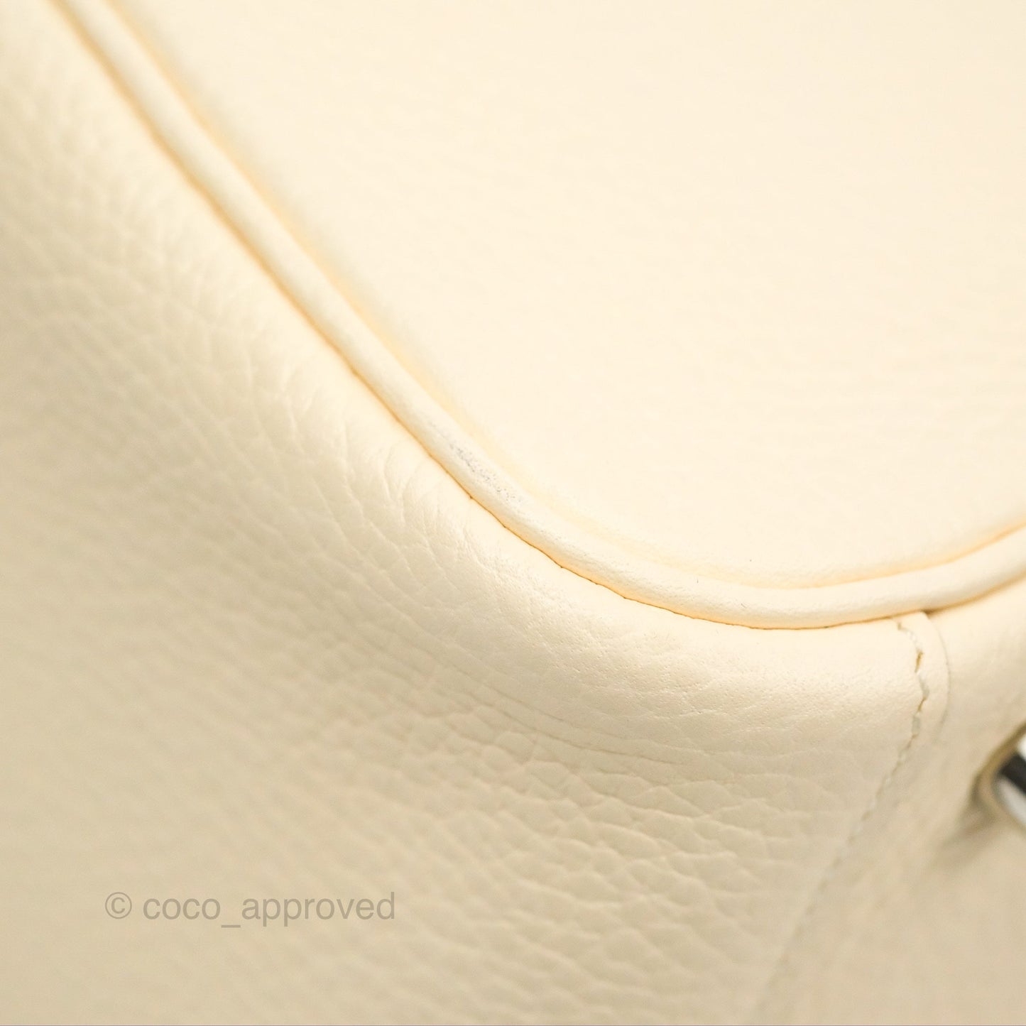 Hermès Lindy 26 Nata Taurillon Clemence Silver Hardware