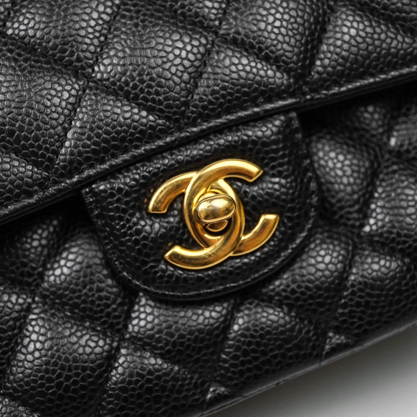 Chanel Classic M/L Medium Flap Quilted Black Caviar Gold Hardware