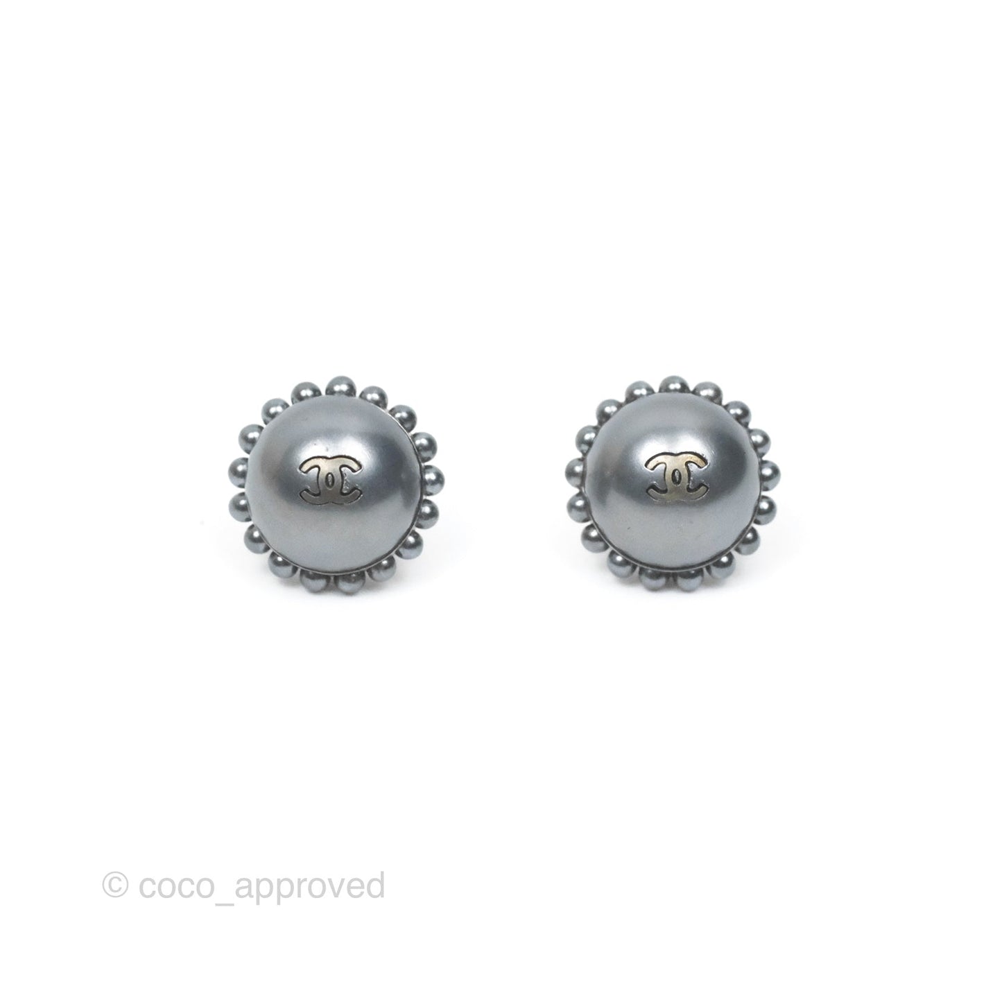 Chanel CC Round Earrings Gun Metal 17K