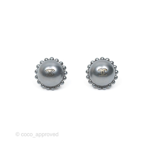 Chanel CC Round Earrings Gun Metal 17K