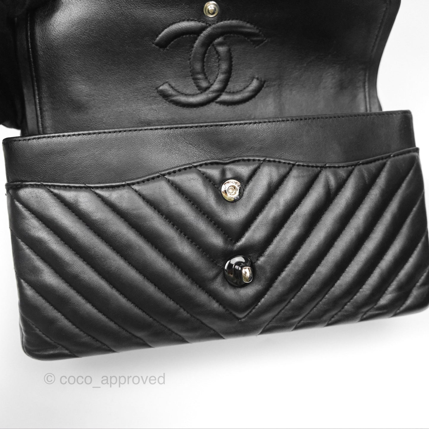 Chanel Classic M/L Medium Flap Chevron So Black Calfskin