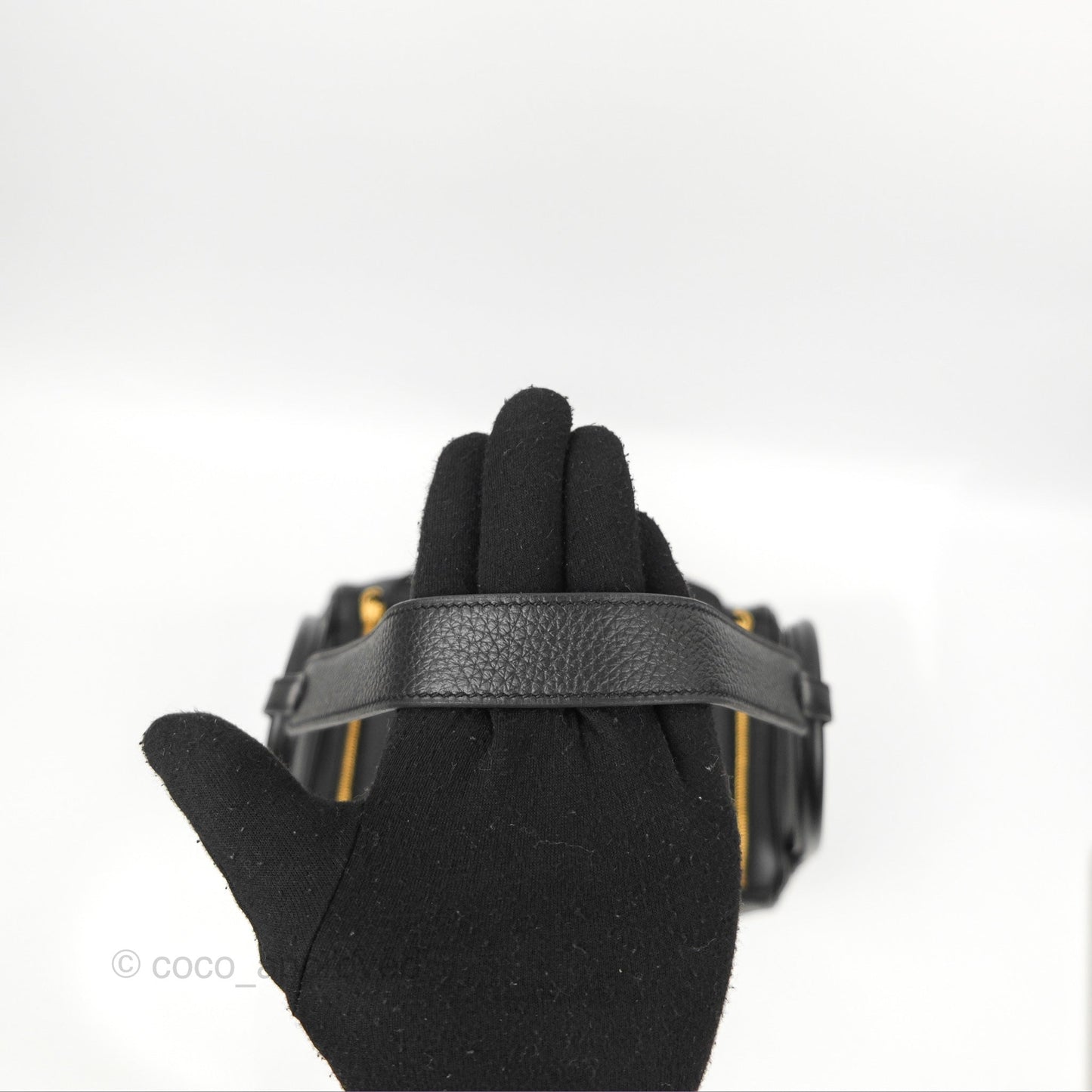 Hermès Lindy 26 Black Clemence Gold Hardware