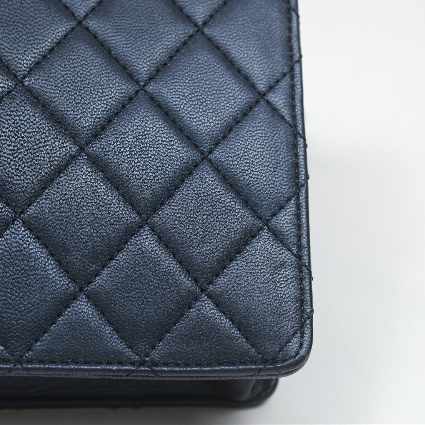Chanel Quilted Chic Pearls Flap Iridescent Navy Goatskin Aged Gold Hardware