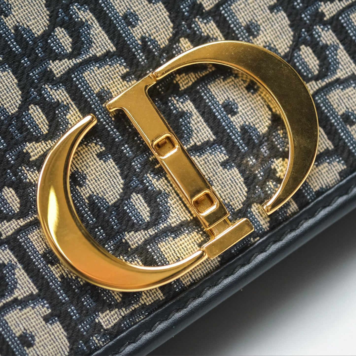 Christian Dior 30 Montaigne with Chain Blue Dior Oblique Jacquard