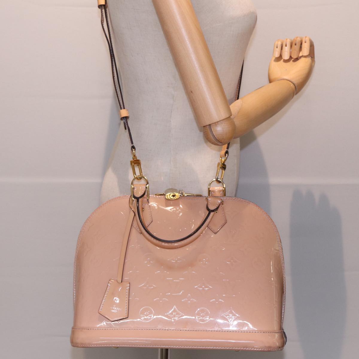 LOUIS VUITTON Monogram Vernis Alma PM Hand Bag Rose Valerine M50412 72067