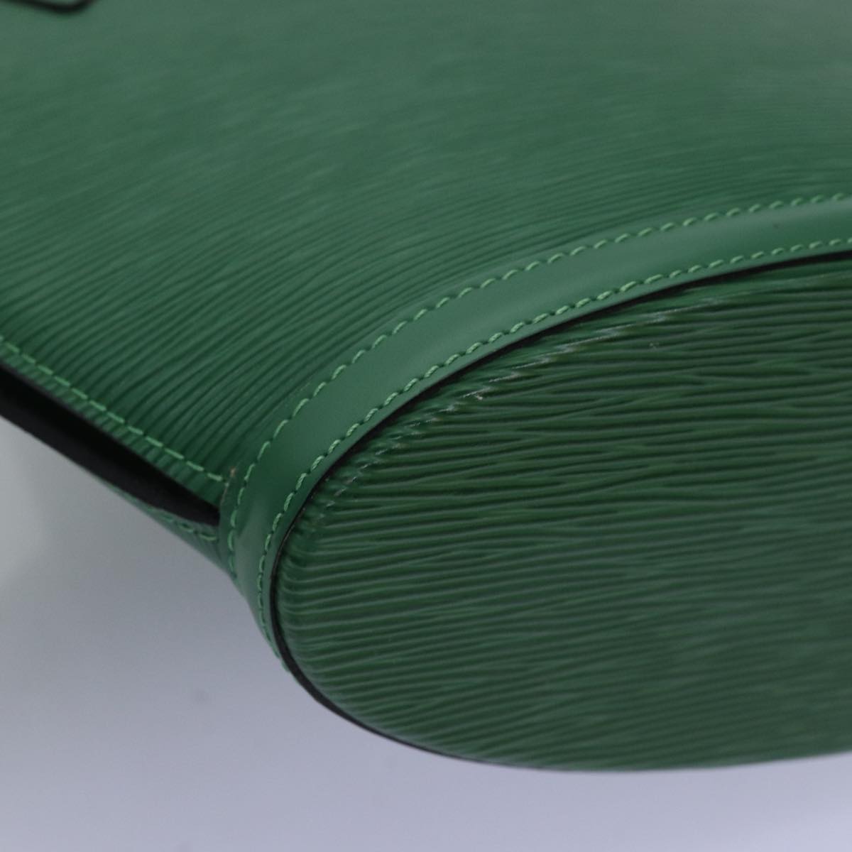 LOUIS VUITTON Epi Saint Jacques Poignees Long Bag Green M52334 LV 72244