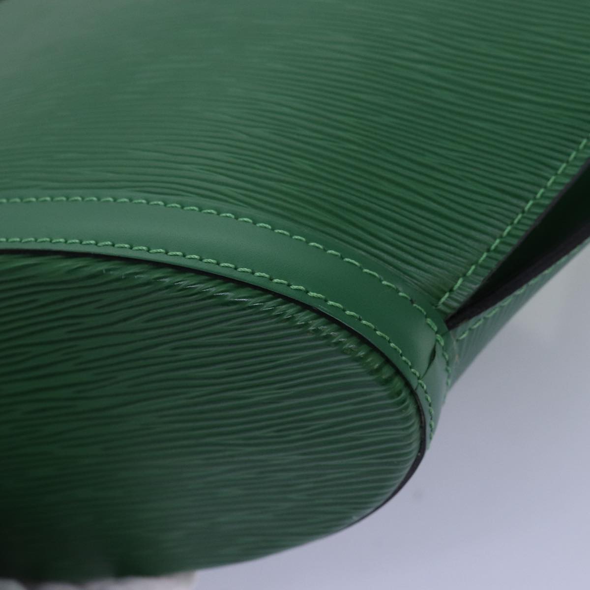 LOUIS VUITTON Epi Saint Jacques Poignees Long Bag Green M52334 LV 72244