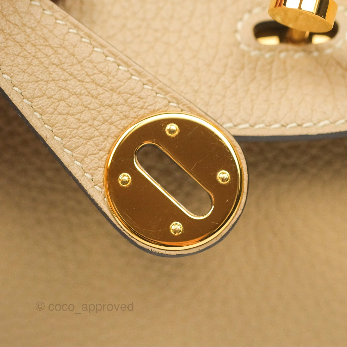 Hermès Lindy 26 Trench Clemence Gold Hardware