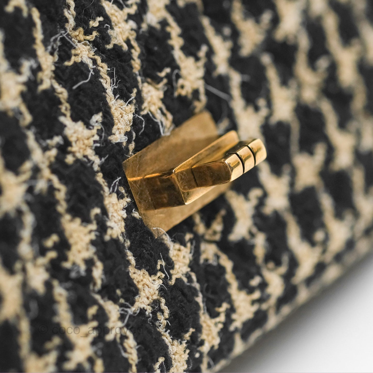 Chanel Reissue 225 Flap Houndstooth Beige Black Fabric Antique Gold Hardware
