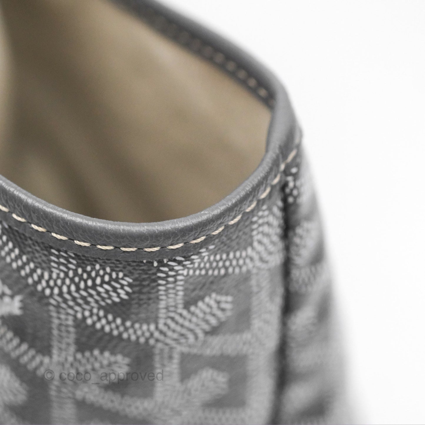 Goyard St Louis Tote PM ⁣⁣⁣⁣⁣⁣⁣⁣⁣⁣⁣⁣⁣⁣⁣⁣⁣⁣⁣⁣Grey