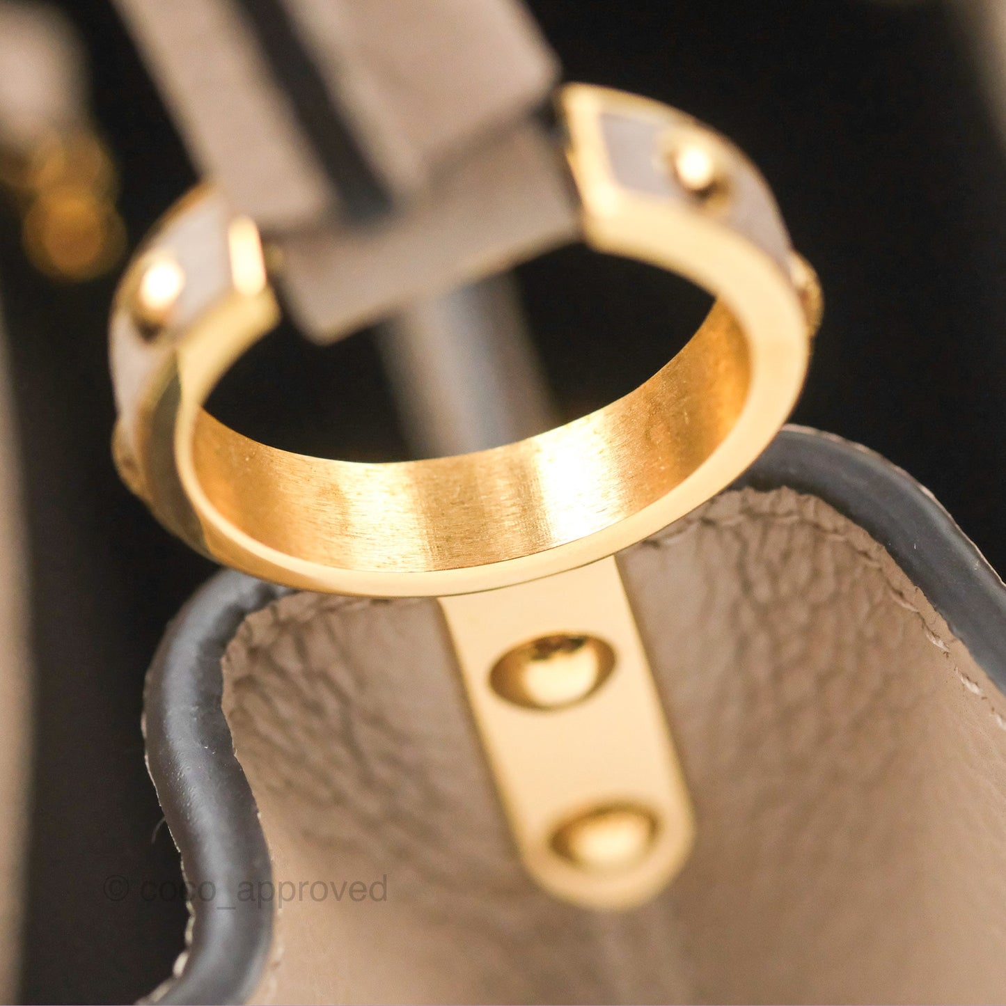 Louis Vuitton Taurillon Capucines BB Galet