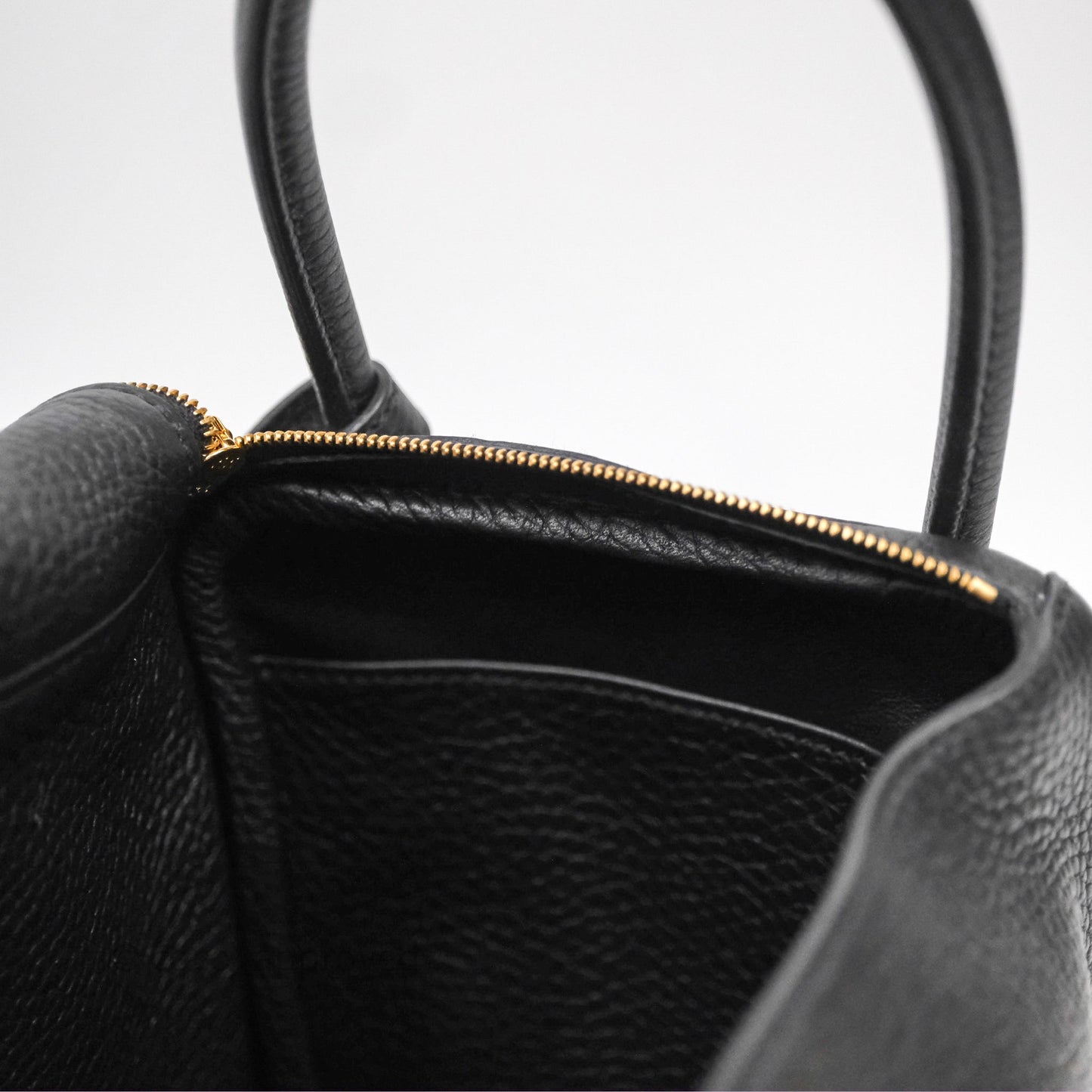 Hermes Lindy 26 Black Noir 89 Clemence Gold Hardware