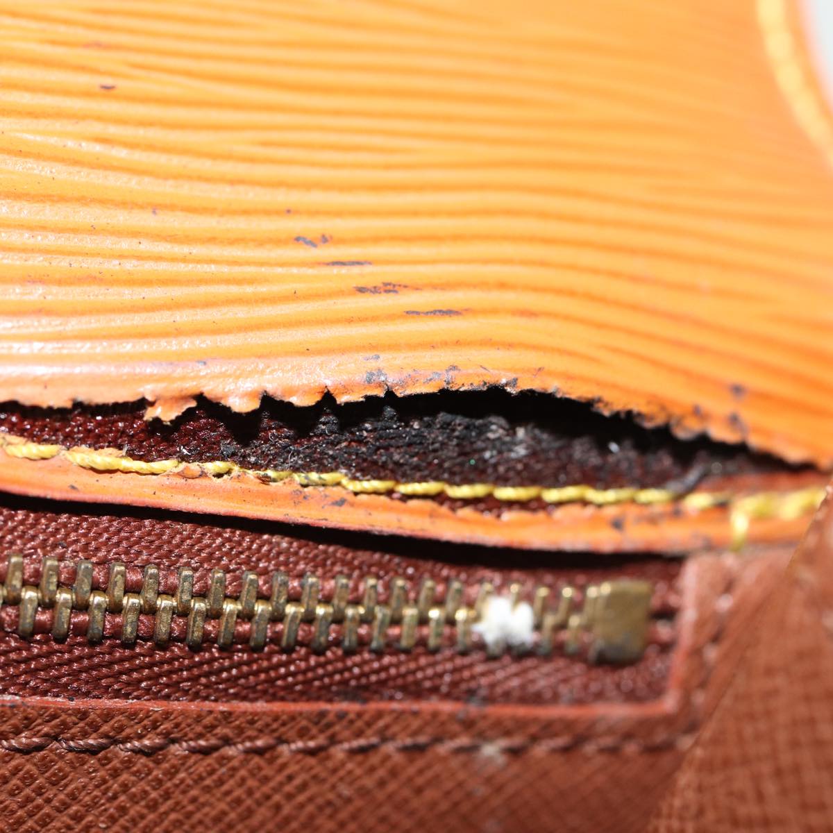 LOUIS VUITTON Epi Serie Dragonne Hand Bag Zipangu Gold M52618 LV 73010