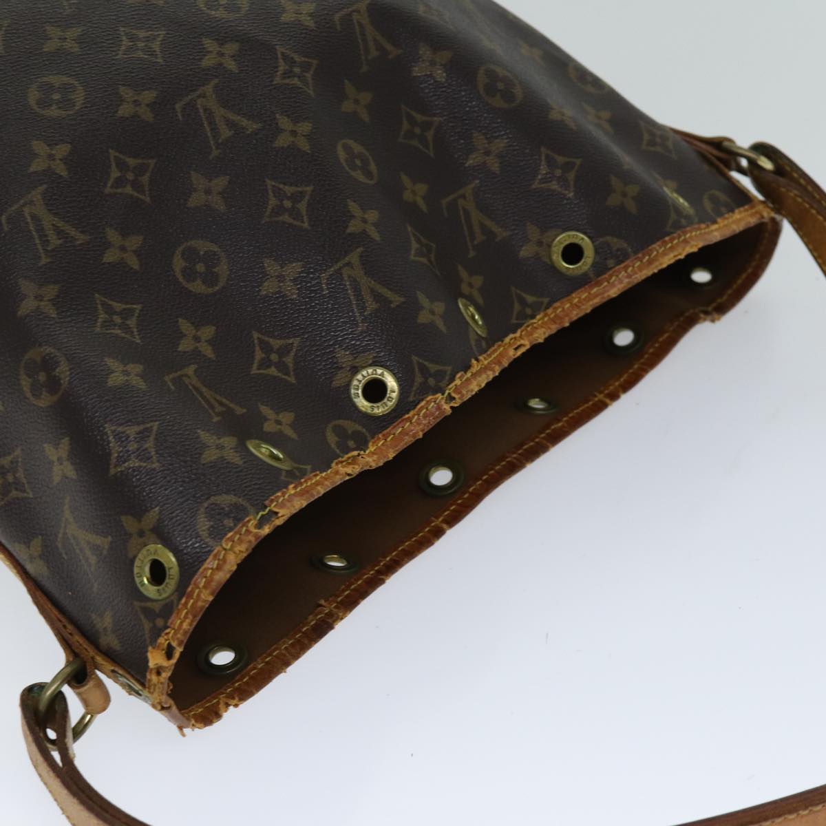 LOUIS VUITTON Monogram Noe Shoulder Bag M42224 LV 73310